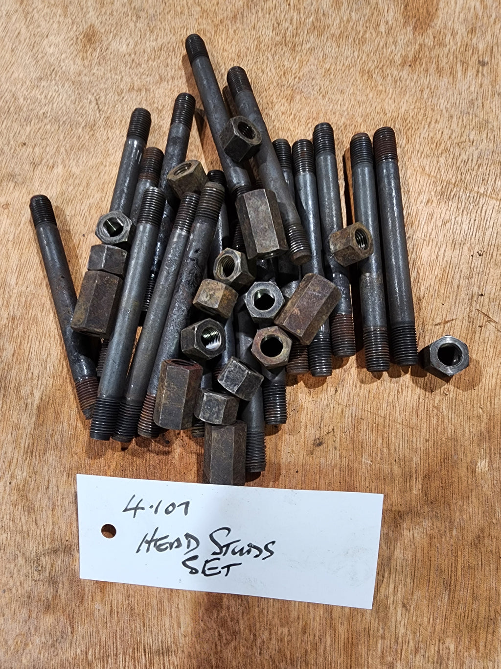 4107 HEAD BOLT AND NUT SET