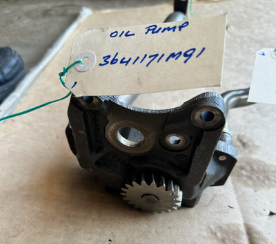 4132F057 OIL PUMP----MASSEY 364171M91