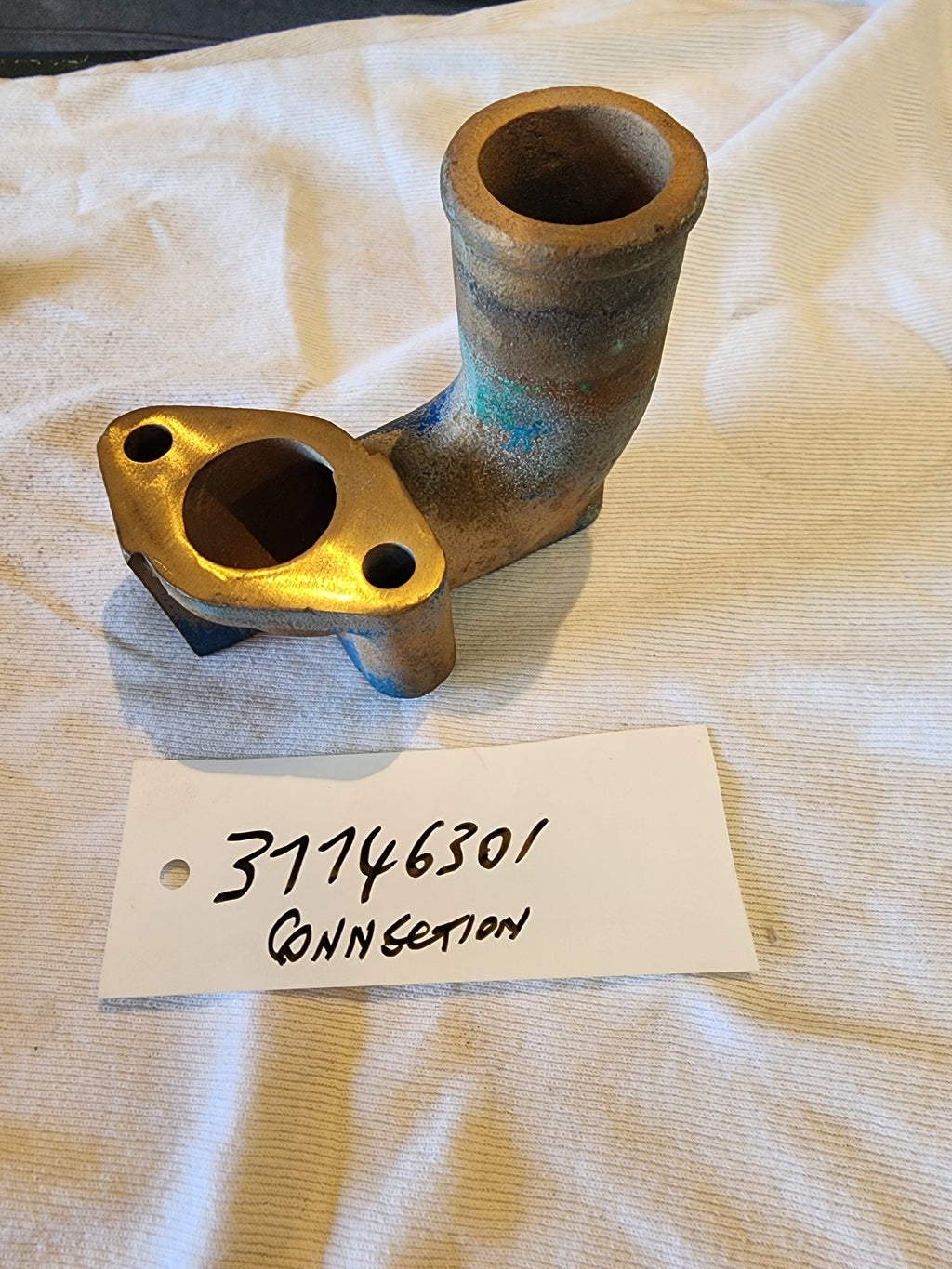 37746301 ELBOW