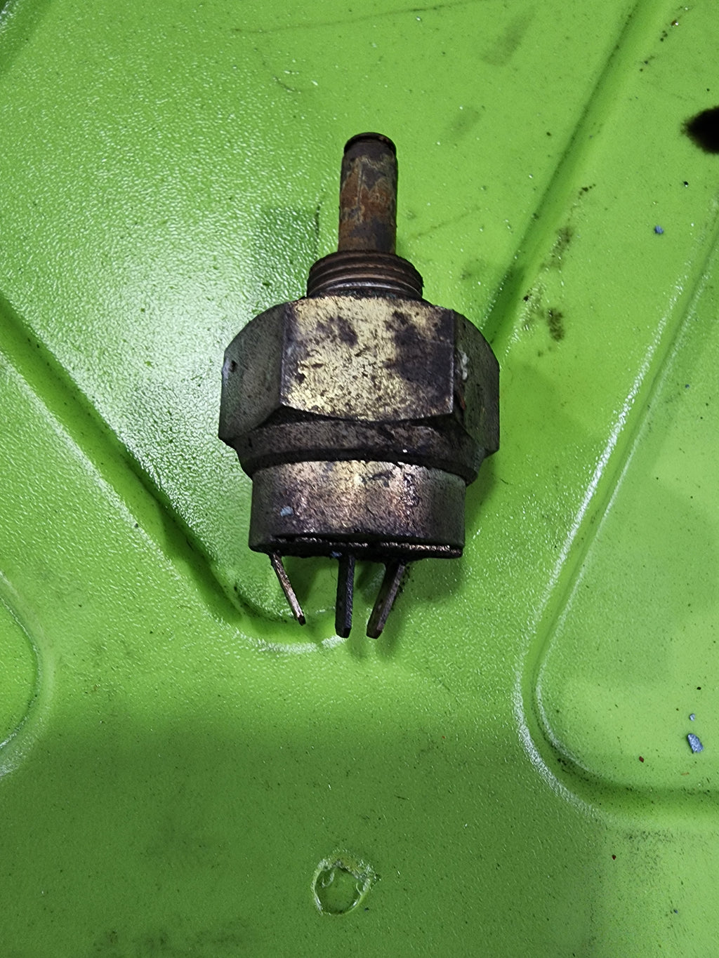 OIL PRESSURE SENDER