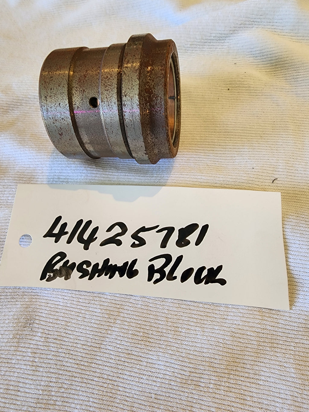 41425781 BUSHING BLOCK